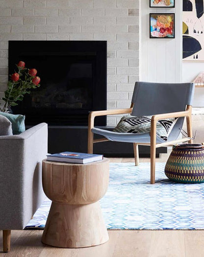 Tabouret en forme de sablier