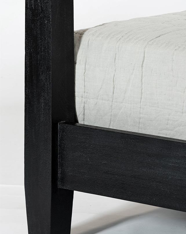 Lit à baldaquin Retreat